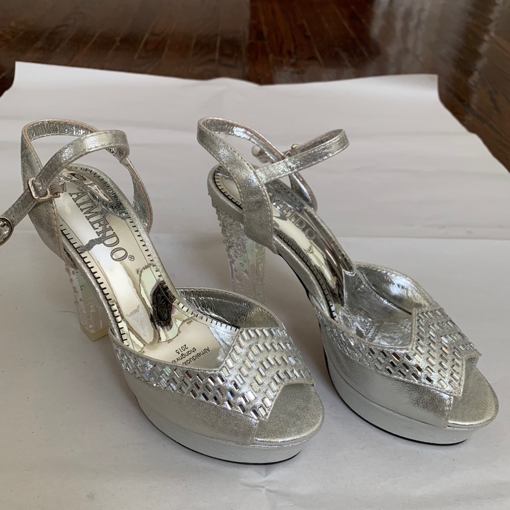 Silver Clear Heels brand new never worn size 5